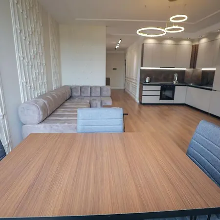 Miku Apartment-upscale 2bdr With A Spectacular View تيرانا